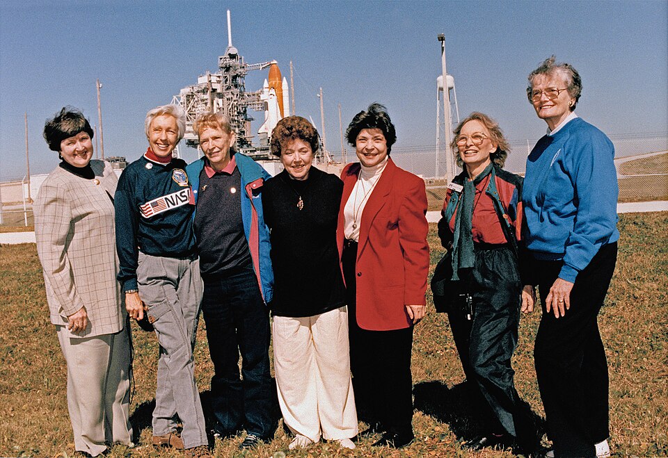 Women of Mercury 13 visiting the space center as invited guests of STS-63 Pilot Eileen Collins.(From left) Gene Nora Jessen; Wally Funk; Jerrie Cobb; Jerri Truhill; Sarah Rutley; Myrtle Cagle and Bernice Steadman. Credit Wikimedia
